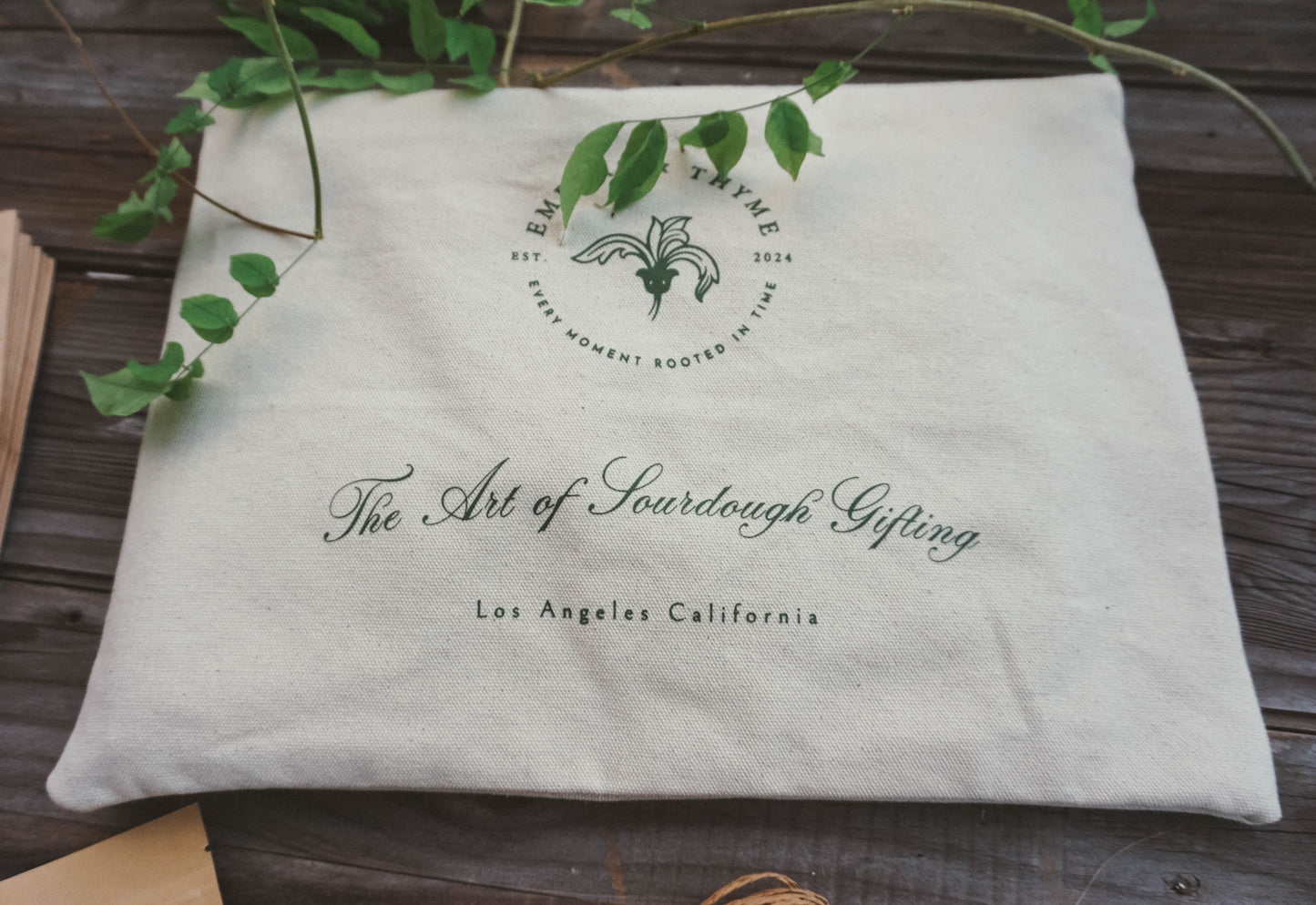 The Art of Bread-Gifting: Ribbon, Wrap & Presentation Tote